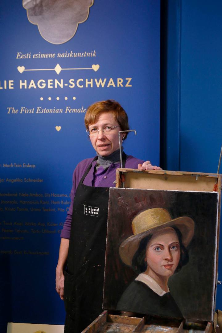 Koopiamaali portreekursus, Julie Hagen-Schwarz